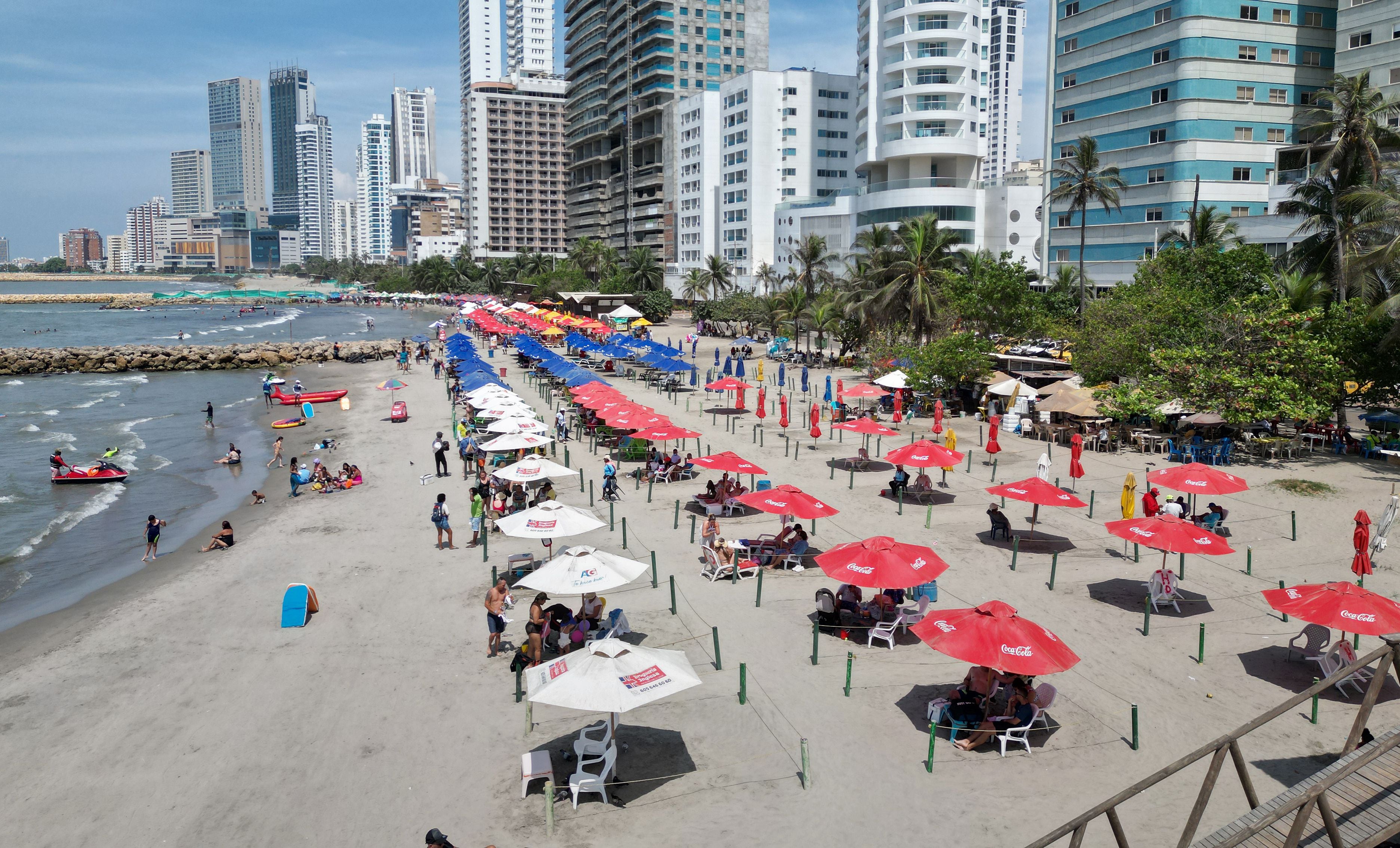 Pareja aprovechó el puente para tener relaciones en plena playa de Cartagena